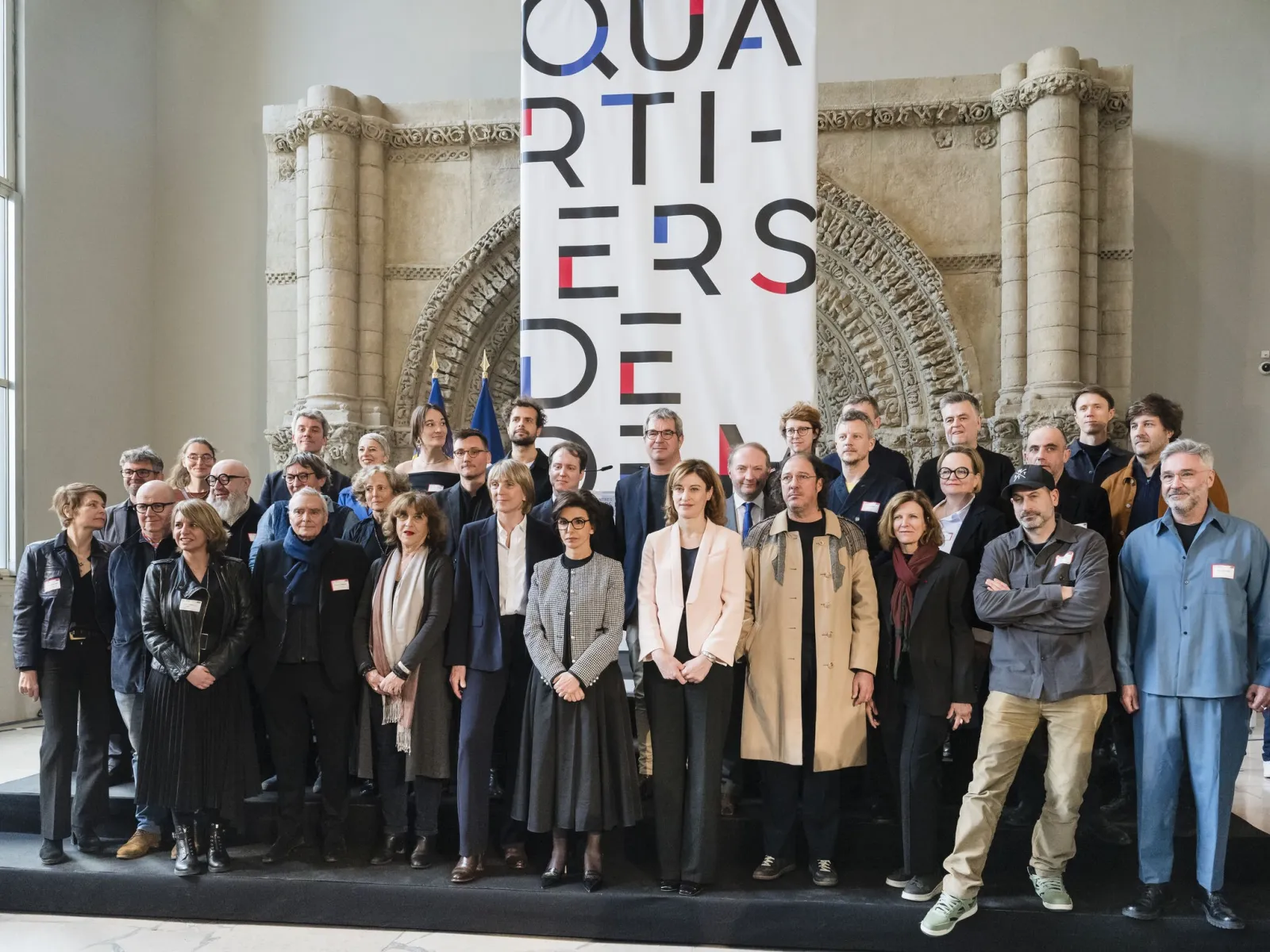 Gruppenfoto von Projektbeteiligten des Wettbewerbs "Quartiers de demain"