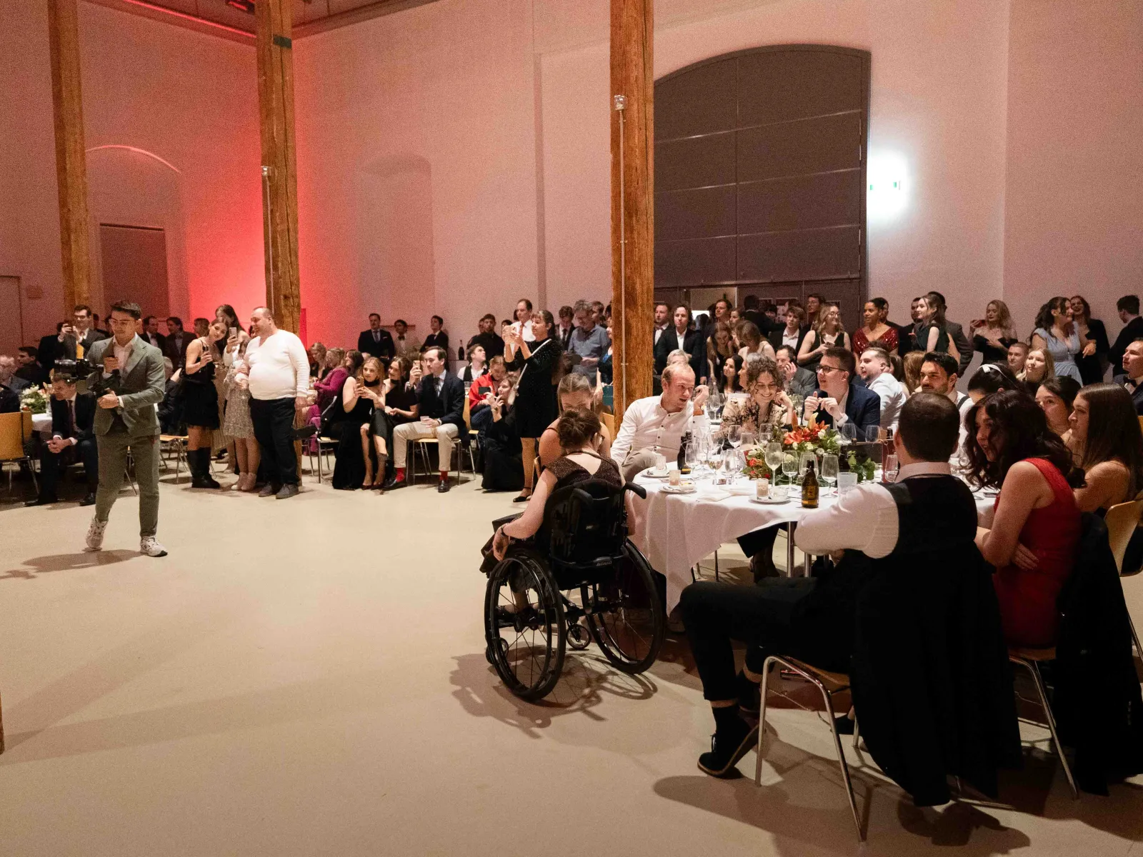 Publikum-Kameramann-Uniball-Uni-Liechtenstein