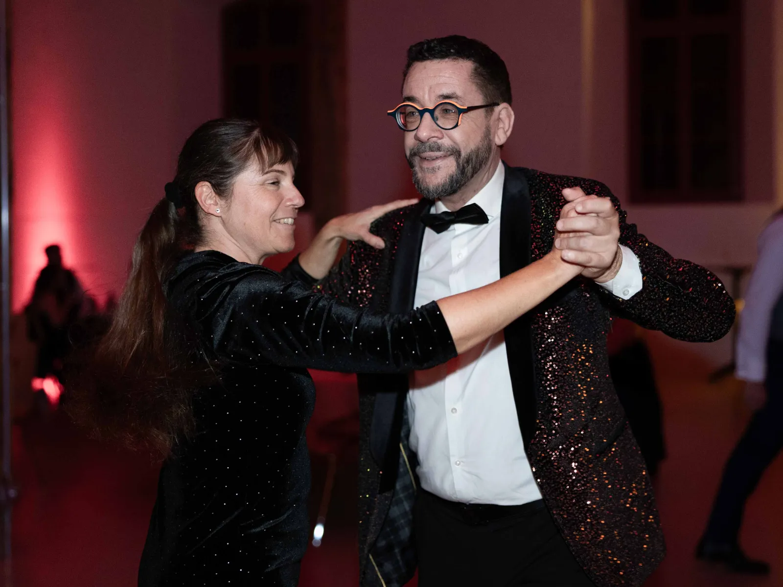 Tanzendes-Paar-Uniball-Liechtenstein