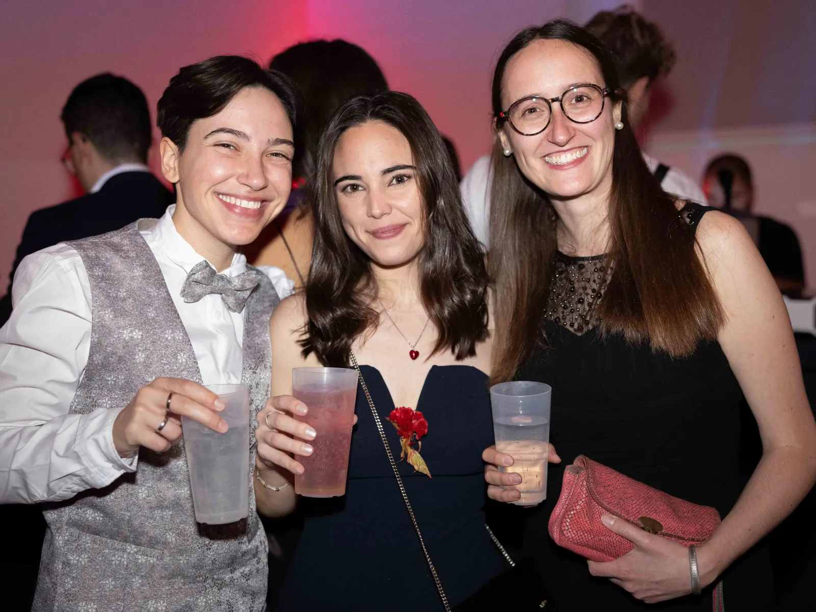 Gaeste-gruppenfoto-tanzen-Uniball-Liechtenstein