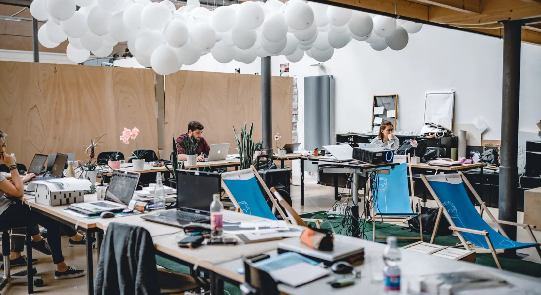 Offenes Atelier mit moderner Lernatmosphäre