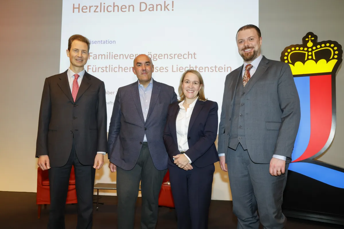 S.D. Erbprinz Alois, Prof. Dutta, Prof. Butterstein, Regierungsrat Dr. Schädler