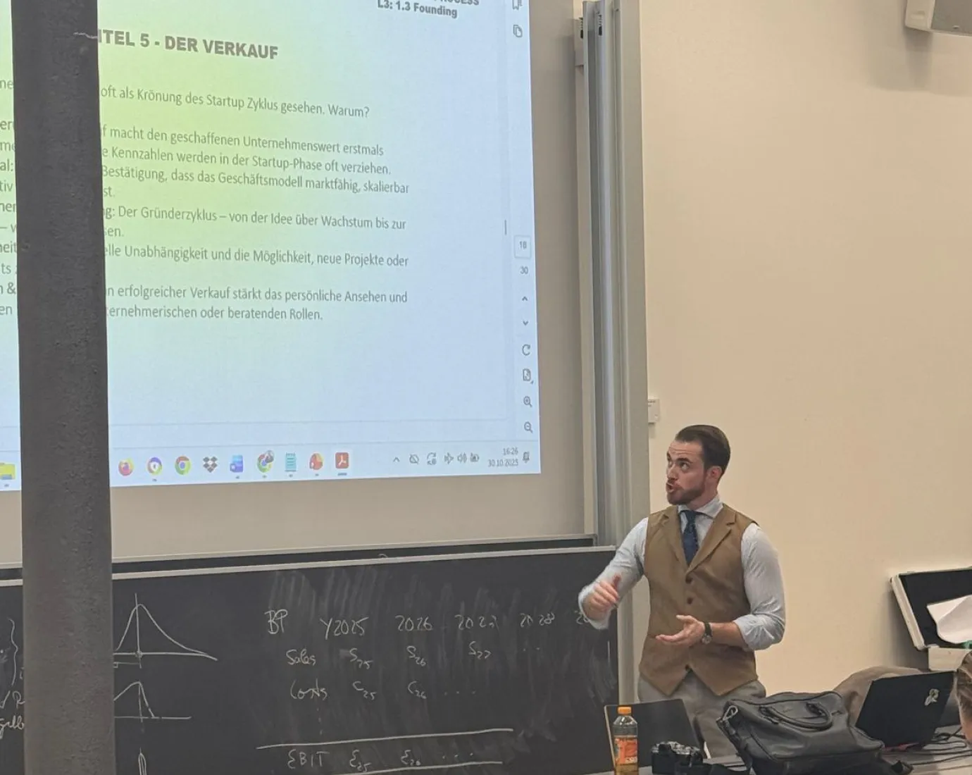 Max Meier während seines Vortrags