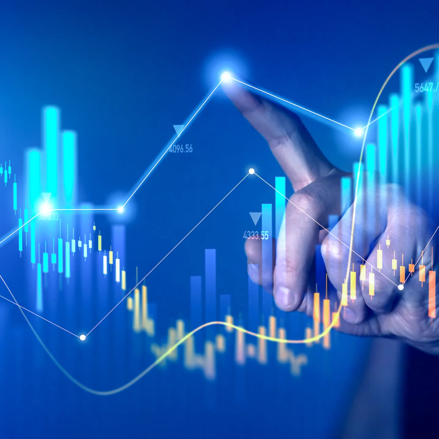 Finger zeigt auf steigende Finanzkurve mit Balken- und Liniendiagrammen.
