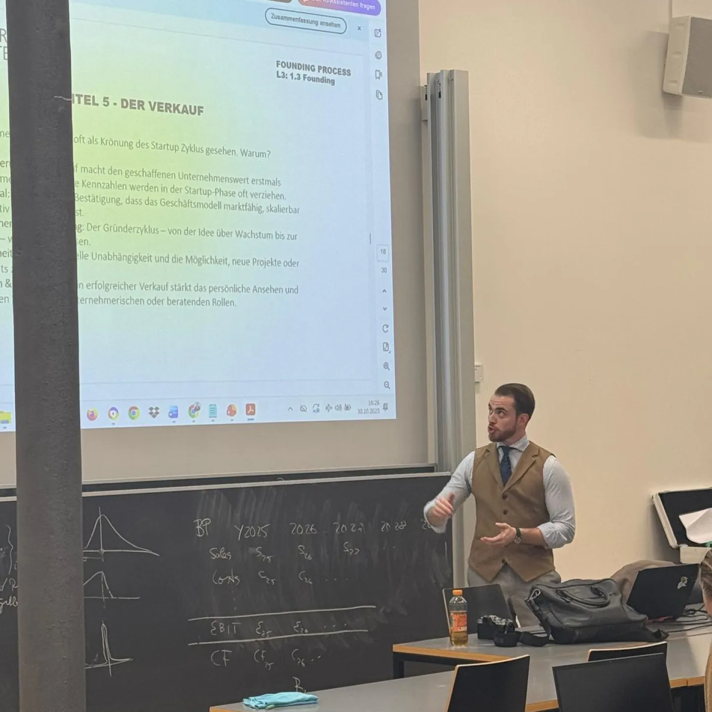 Max Meier während seines Vortrags