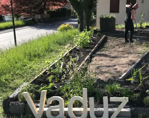 Blick auf einen Gemeischaftskarten mit dem Schriftzug "Vaduz"