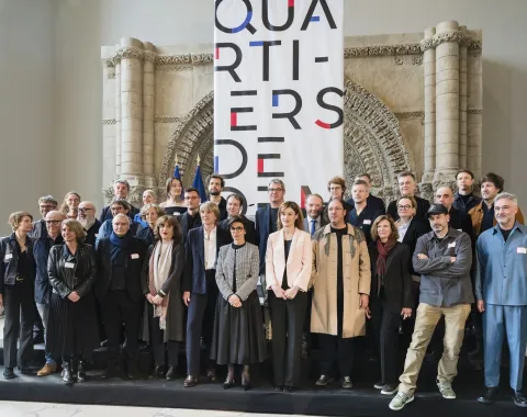 Gruppenfoto von Projektbeteiligten des Wettbewerbs "Quartiers de demain"