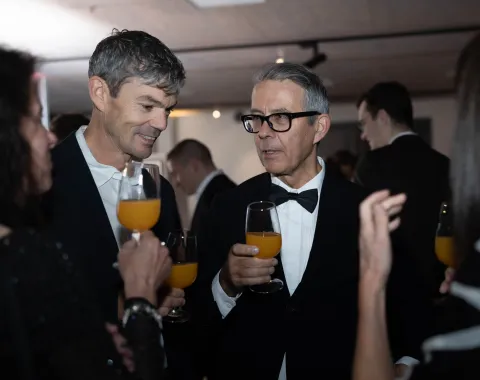 Gäste-Empfang-lächelnd-Universitätsball-Liechtenstein