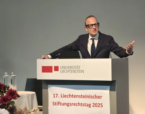 Prof. Schurr am Rednerpult