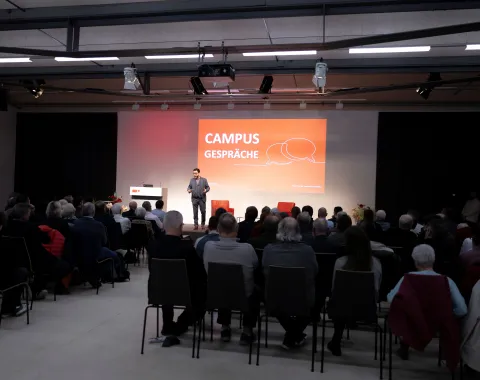 News_Campus-Gespraeche_Harald-Wehnes_Universitaet-Liechtenstein