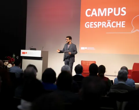 News_Campus-Gespraeche_Harald-Wehnes_Universitaet-Liechtenstein