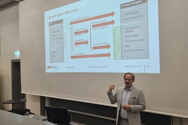 Prof. Dr. Stöckl während seiner Vorlesung